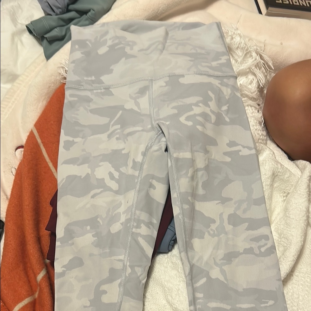 Lululemon size 4 leggings gray camo